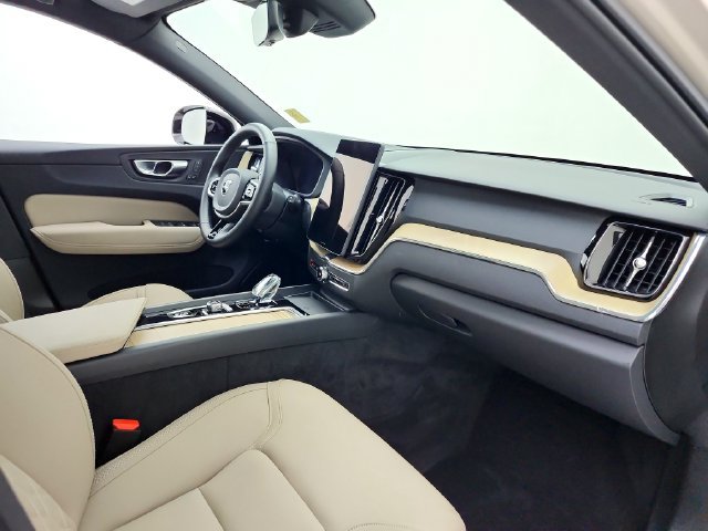 Certified 2026 Volvo XC60 B5 Plus AWD/4WD image 17