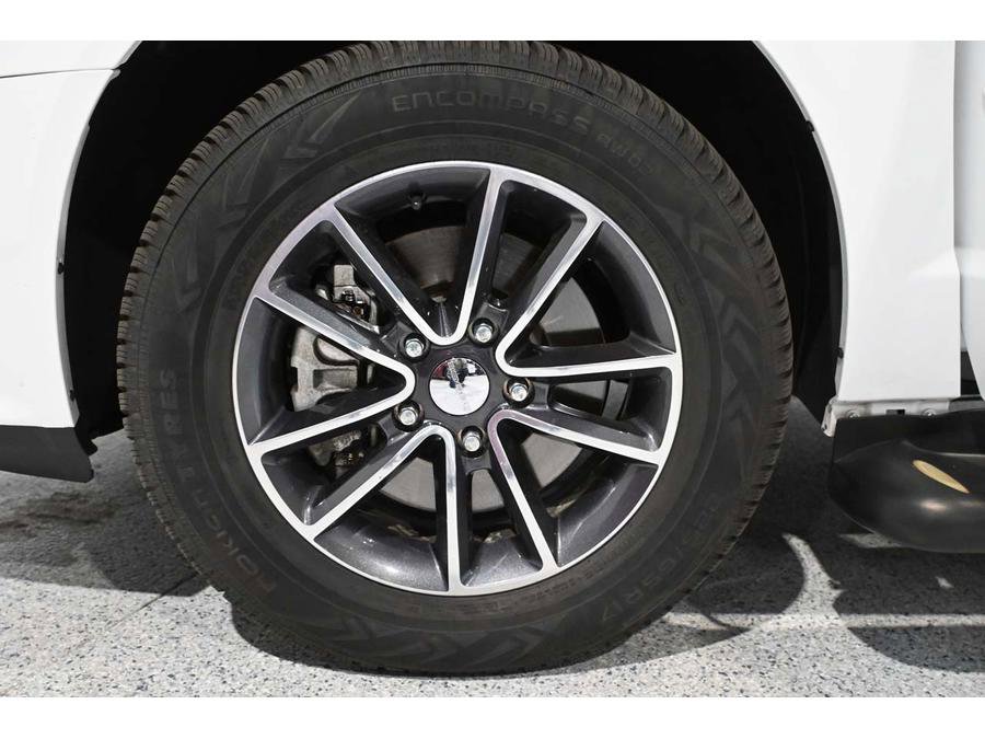 Used 2017 Dodge Grand Caravan SXT FWD image 12
