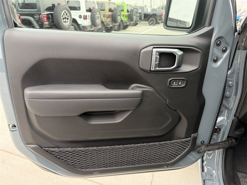 New 2026 Jeep Gladiator Sport image 13