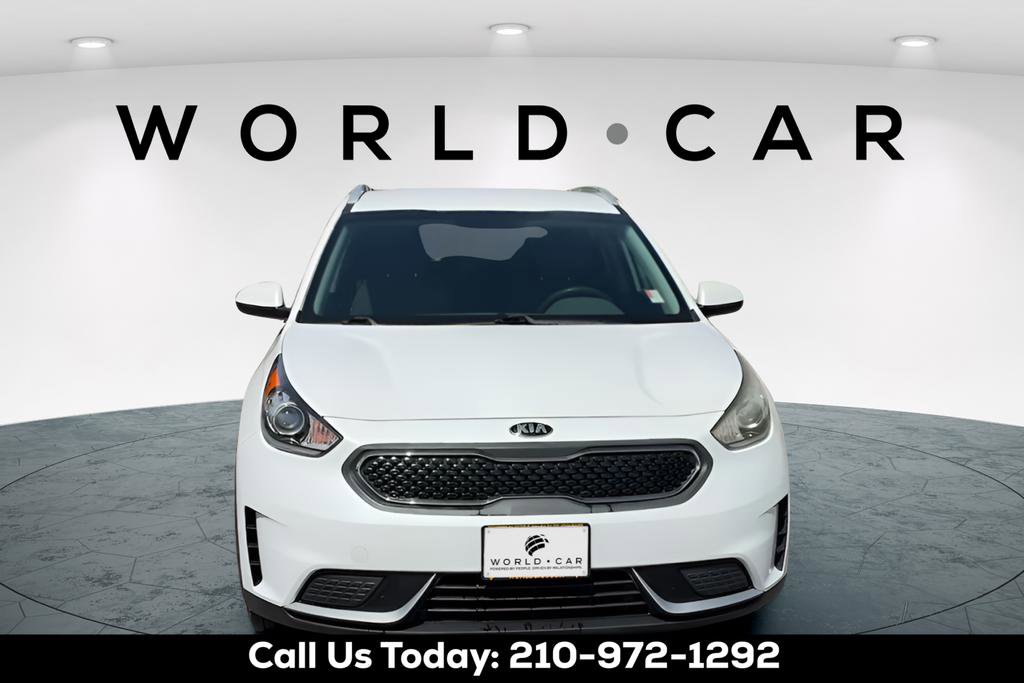 Used 2017 Kia Niro LX image 2