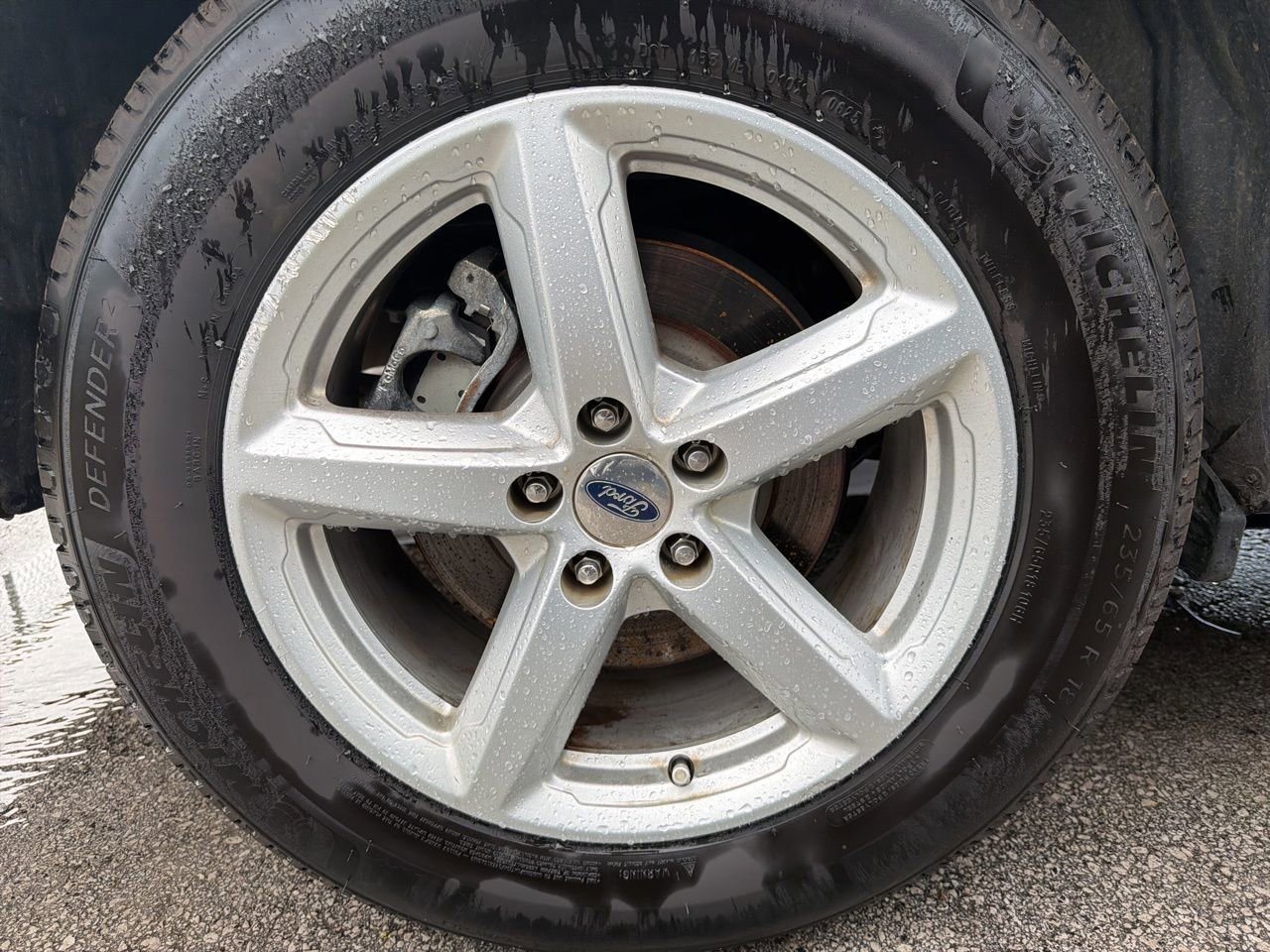 Used 2018 Ford Explorer XLT image 16