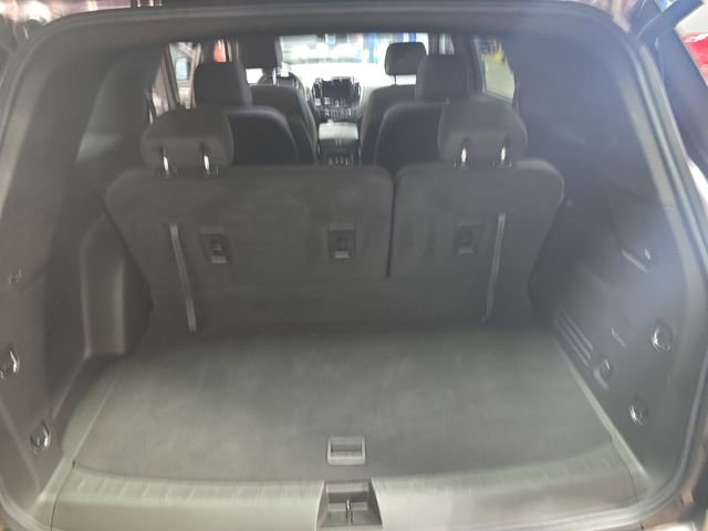 Used 2023 Chevrolet Traverse LT image 13