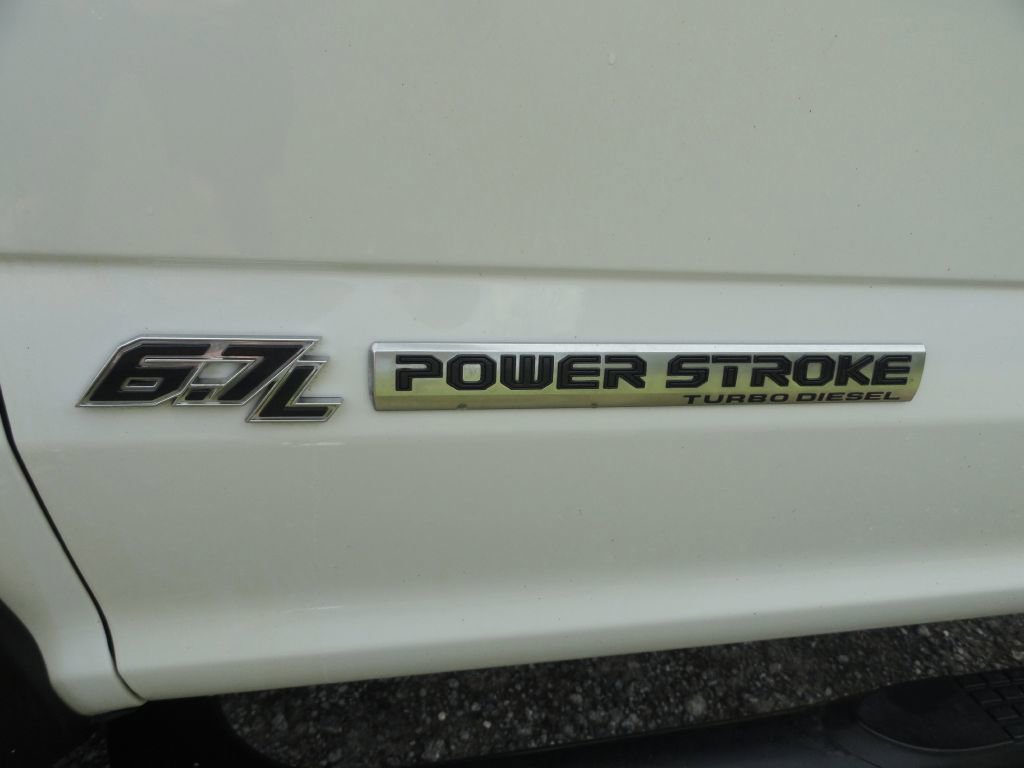 Used 2017 Ford F550 2WD Regular Cab Super Duty image 25