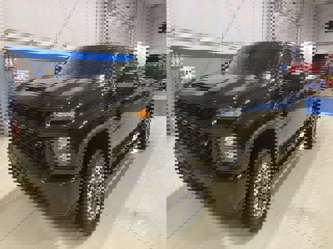 Used 2022 Chevrolet Silverado 2500 Custom w/ Custom Convenience Package image 3