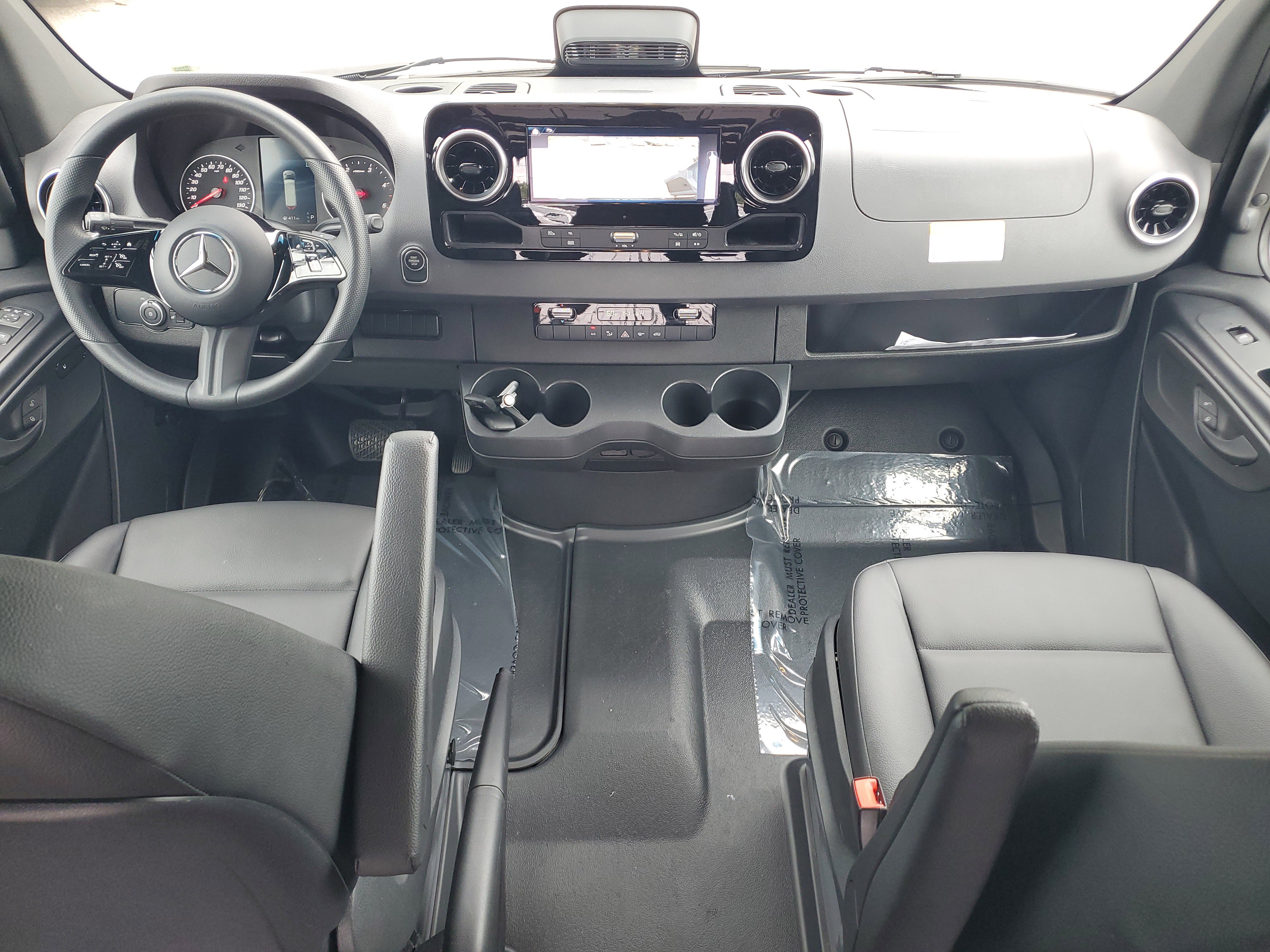 Used 2025 Mercedes-Benz Sprinter 2500 image 11