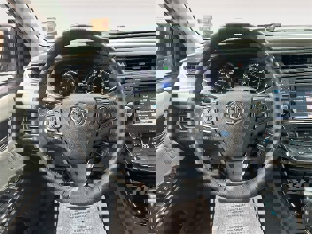 Used 2016 Toyota Avalon XLE Premium image 12