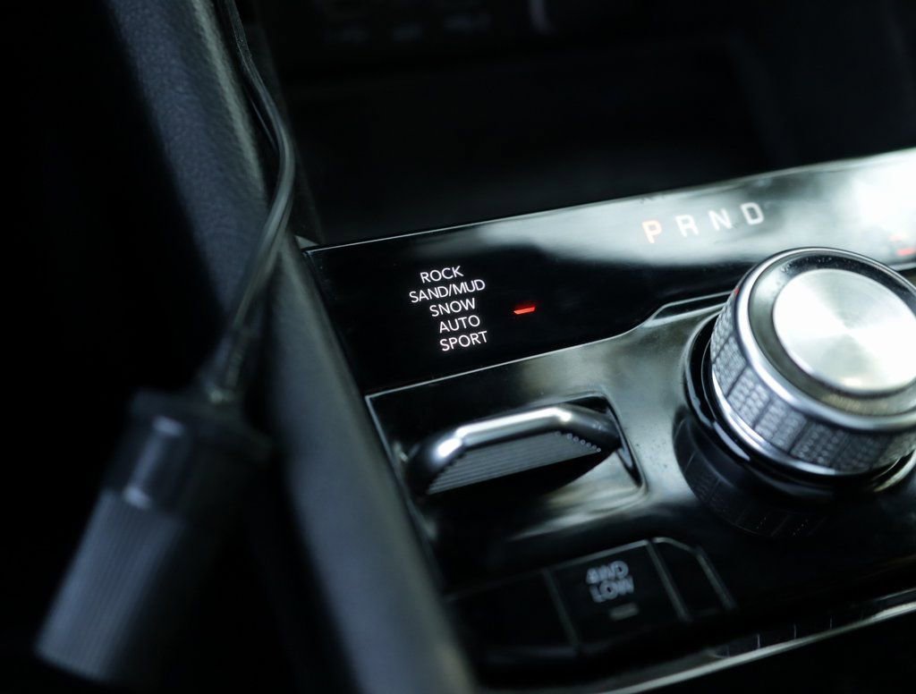 Used 2022 Jeep Grand Cherokee Overland w/ Luxury Tech Group IV image 22