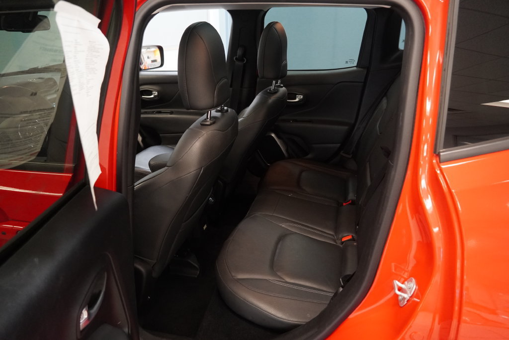 Used 2018 Jeep Renegade Limited AWD/4WD image 19