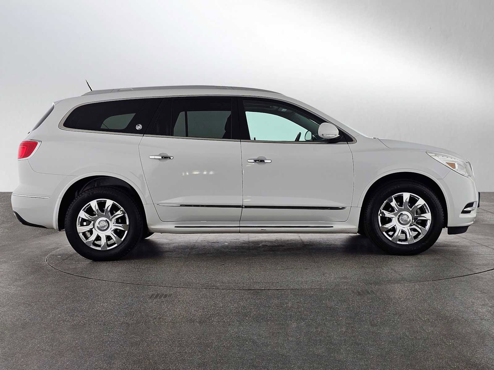Used 2017 Buick Enclave Premium image 3