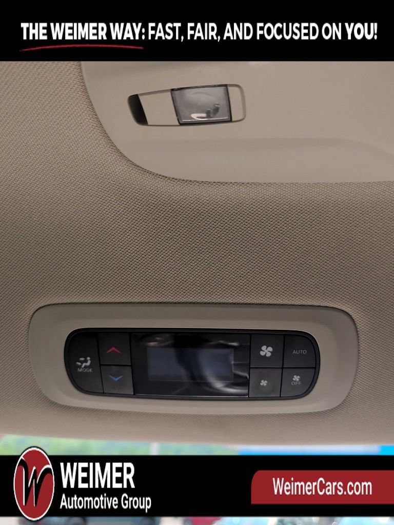 Used 2024 Chrysler Pacifica Touring-L FWD image 20