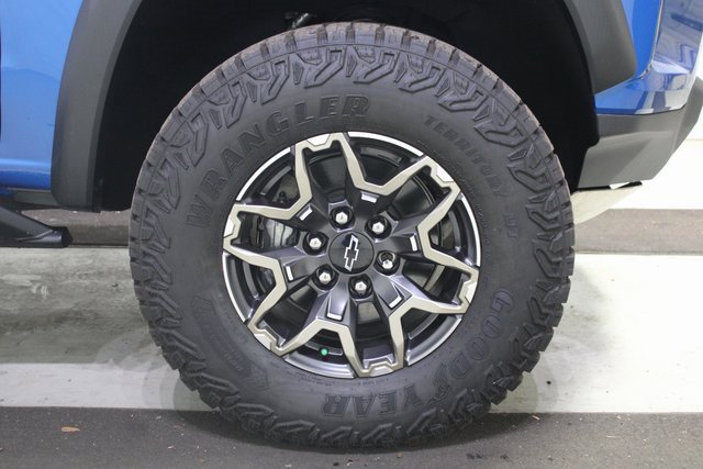 Used 2024 Chevrolet Colorado ZR2 w/ Technology Package image 28