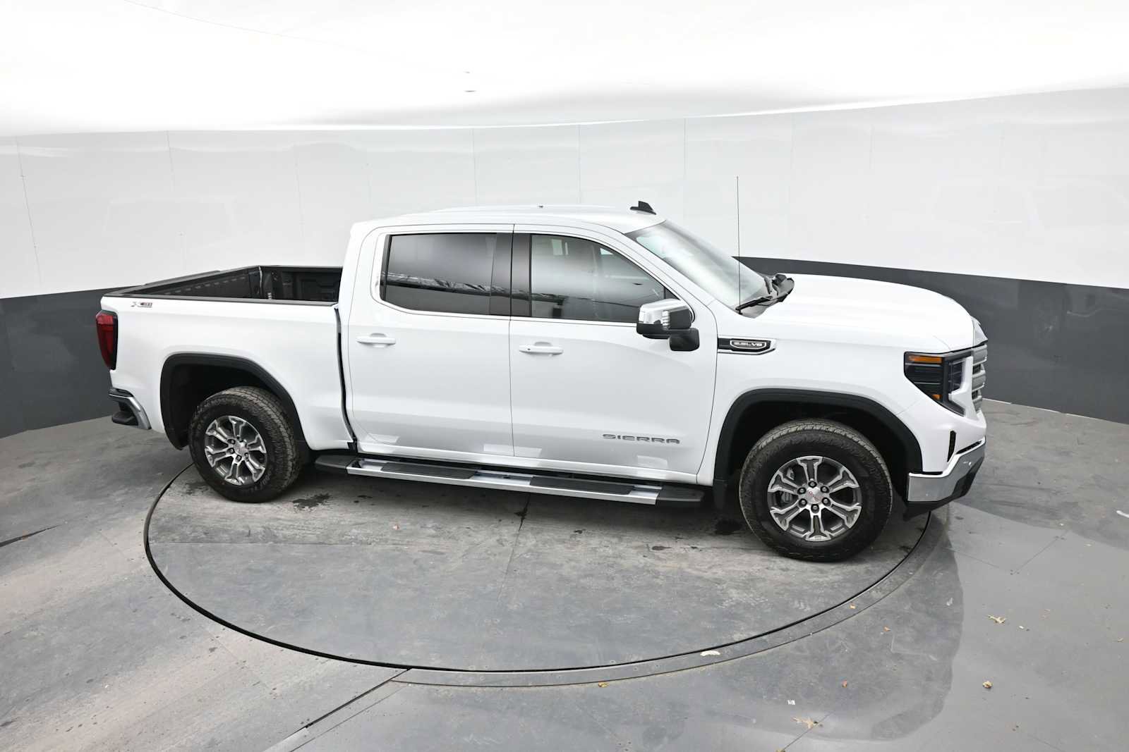 New 2026 GMC Sierra 1500 SLE image 34