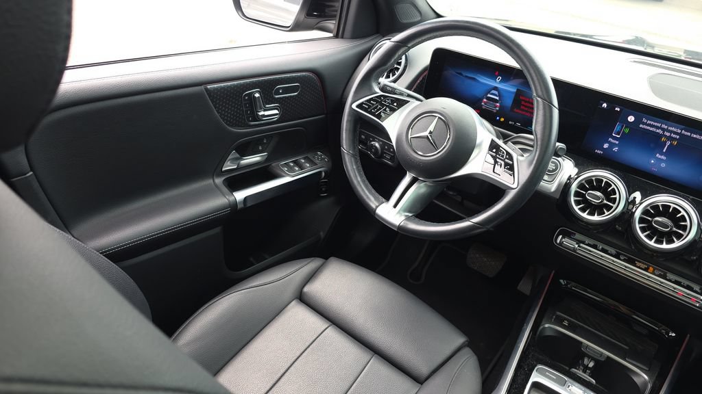 Used 2024 Mercedes-Benz GLB 250 image 28