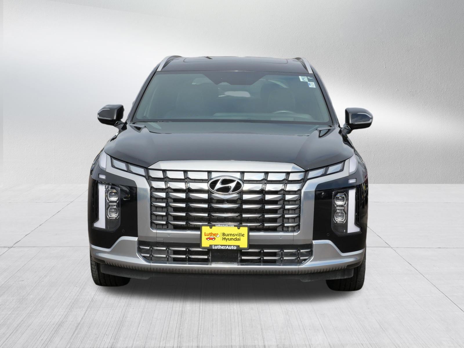 Used 2023 Hyundai Palisade Calligraphy AWD/4WD image 2