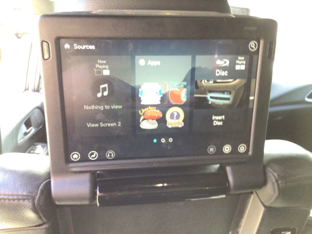 Used 2019 Chrysler Pacifica Touring-L Plus w/ S Appearance Package image 27