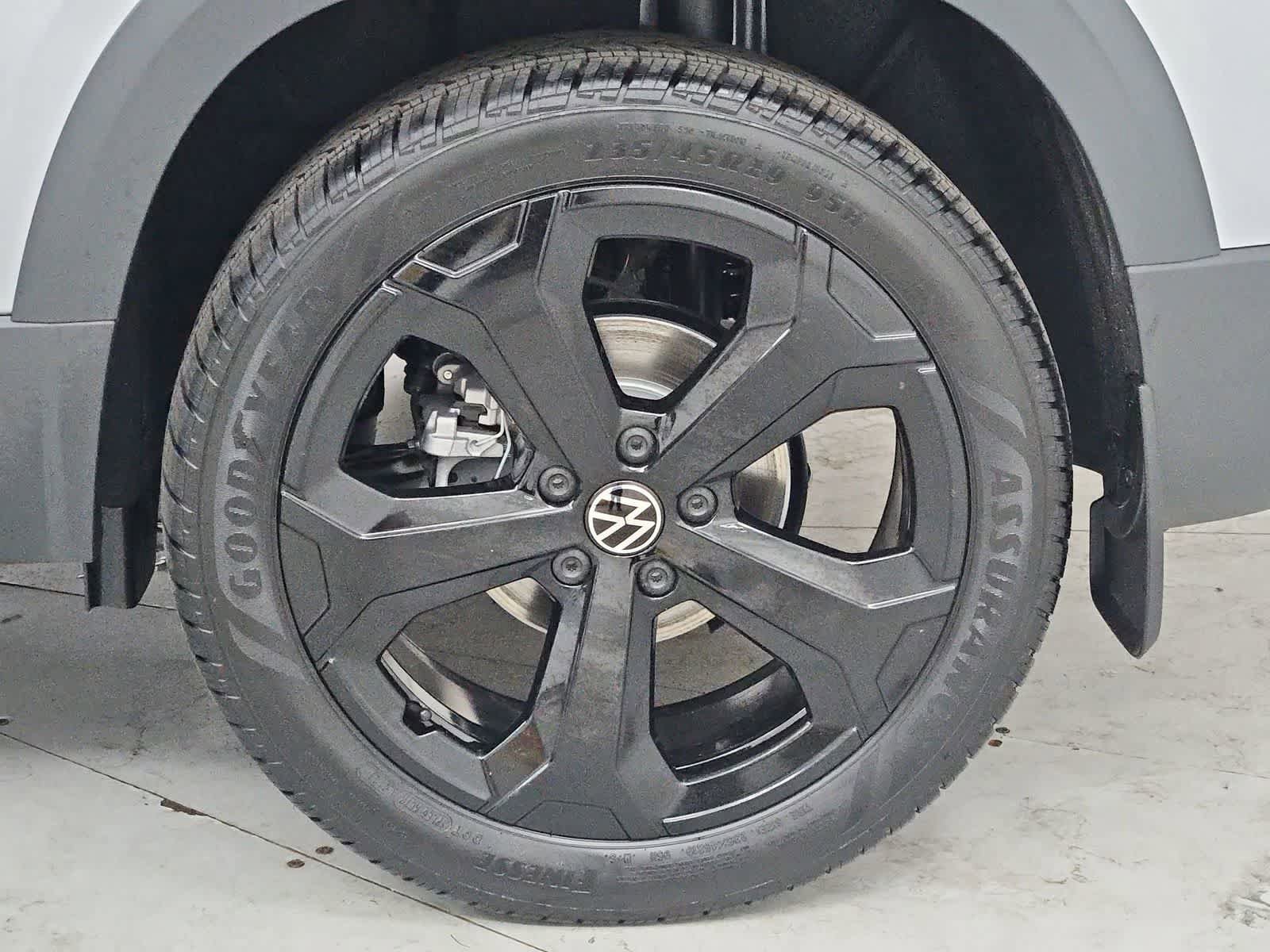 New 2026 Volkswagen Taos SEL AWD/4WD image 13