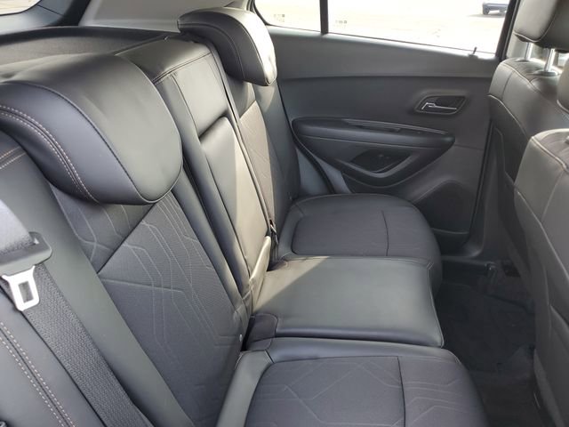 Used 2022 Chevrolet Trax LT w/ LT Convenience Package image 25