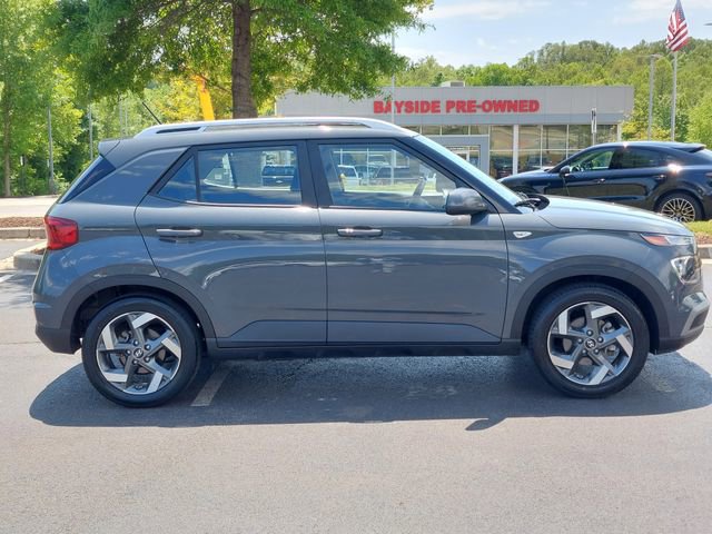 Used 2025 Hyundai Venue SEL FWD image 13