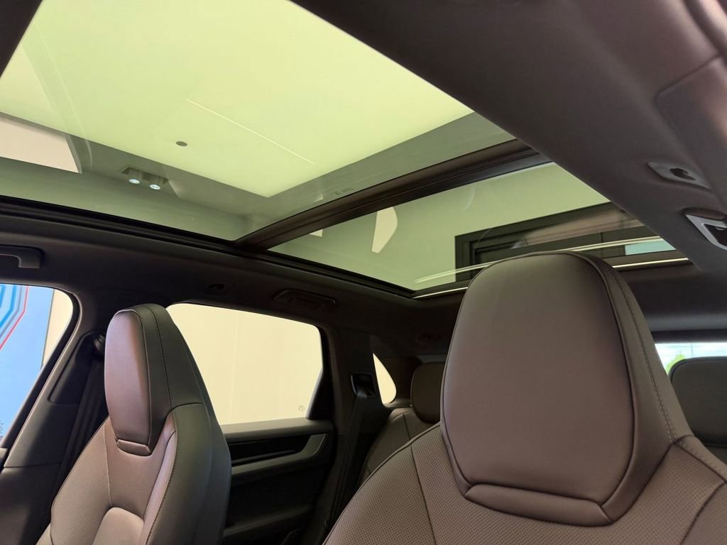 New 2026 Porsche Cayenne S AWD/4WD image 18