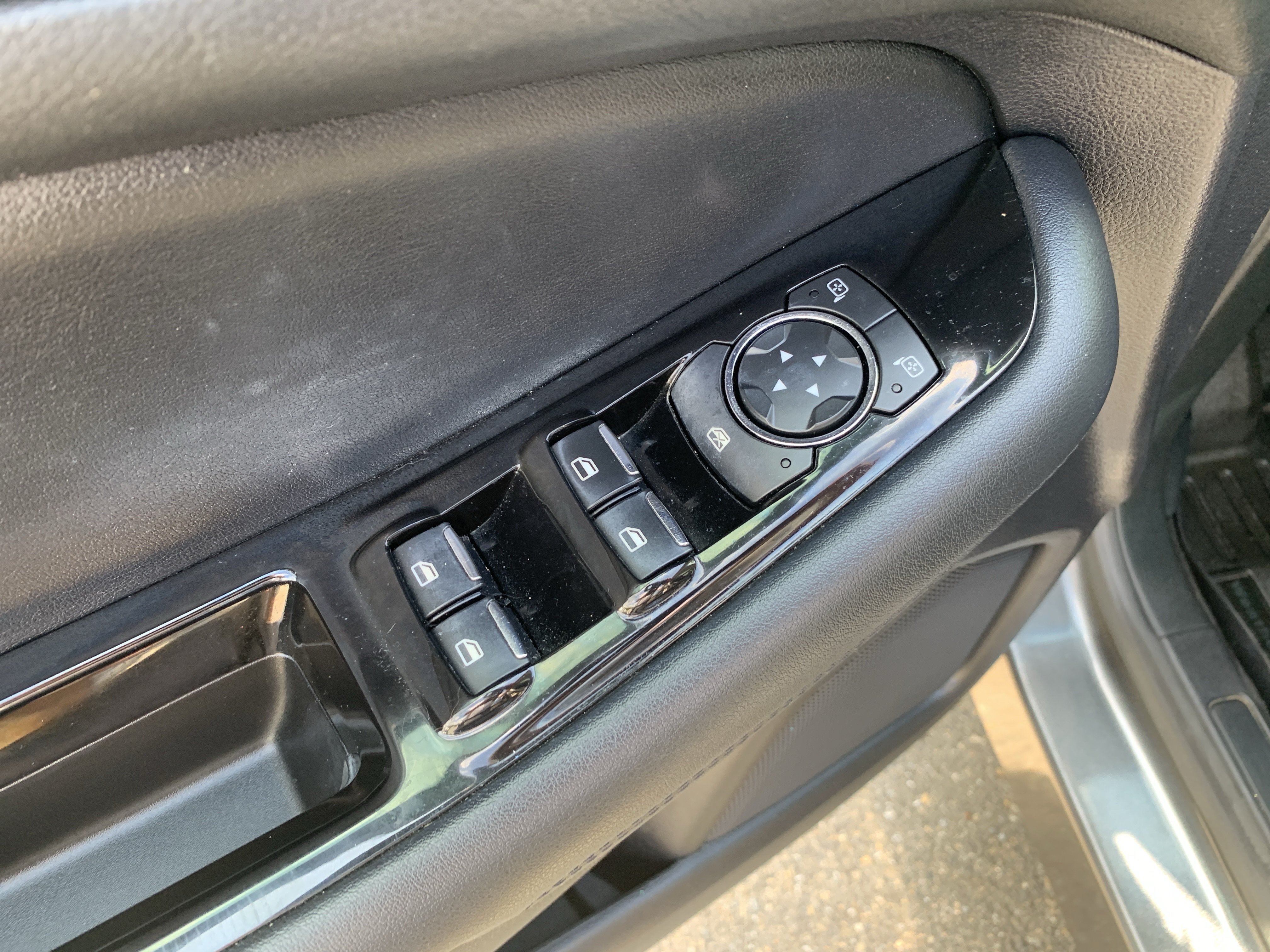 Used 2019 Ford Edge SEL w/ Equipment Group 201A AWD/4WD image 8