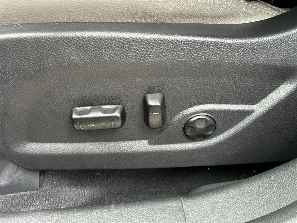 Used 2018 Hyundai Santa Fe Sport w/ 2.4L Tech Package 04 image 23