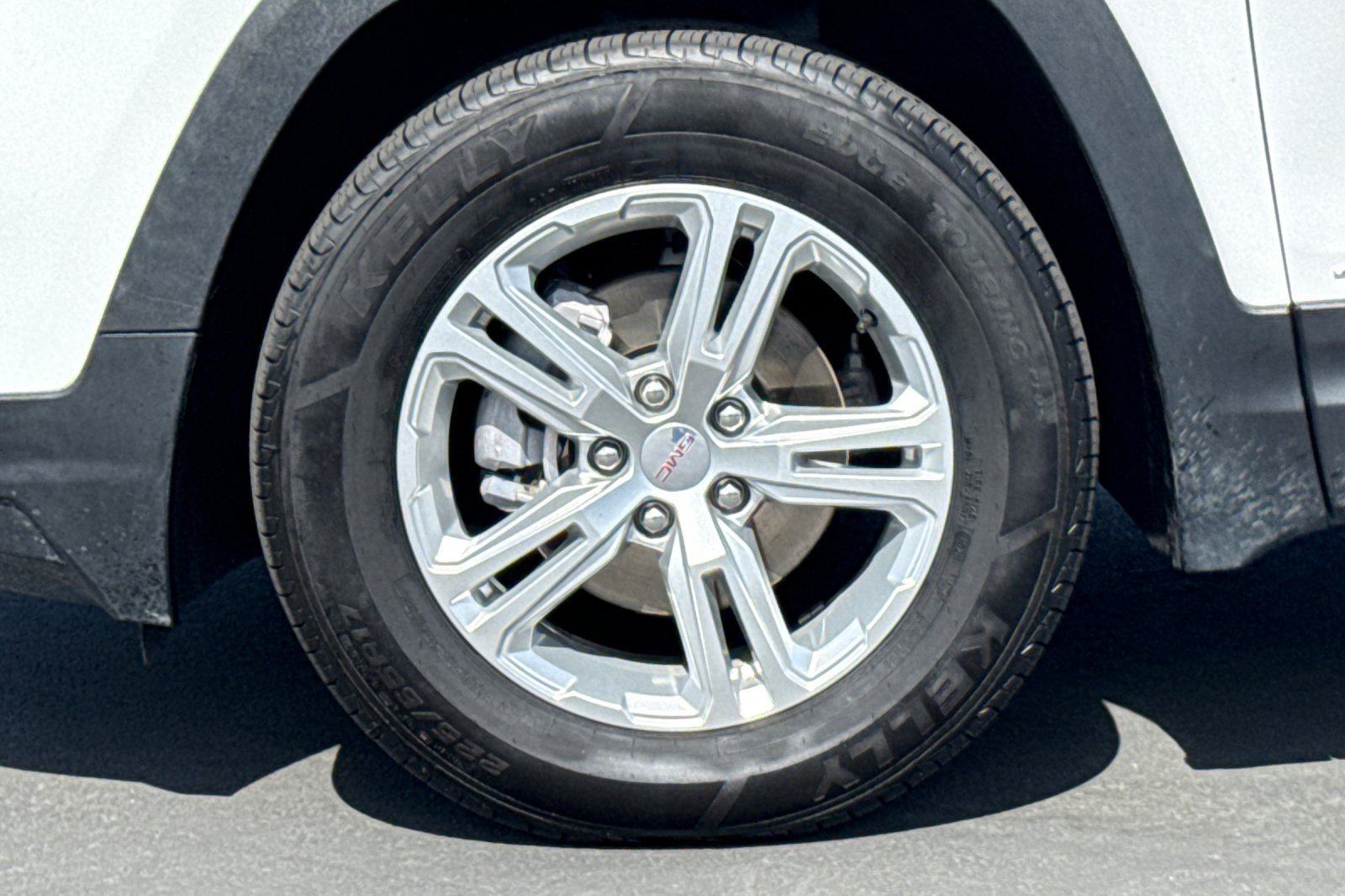 Used 2024 GMC Terrain SLE AWD/4WD image 15