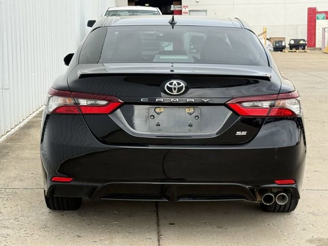 Used 2022 Toyota Camry SE FWD image 5