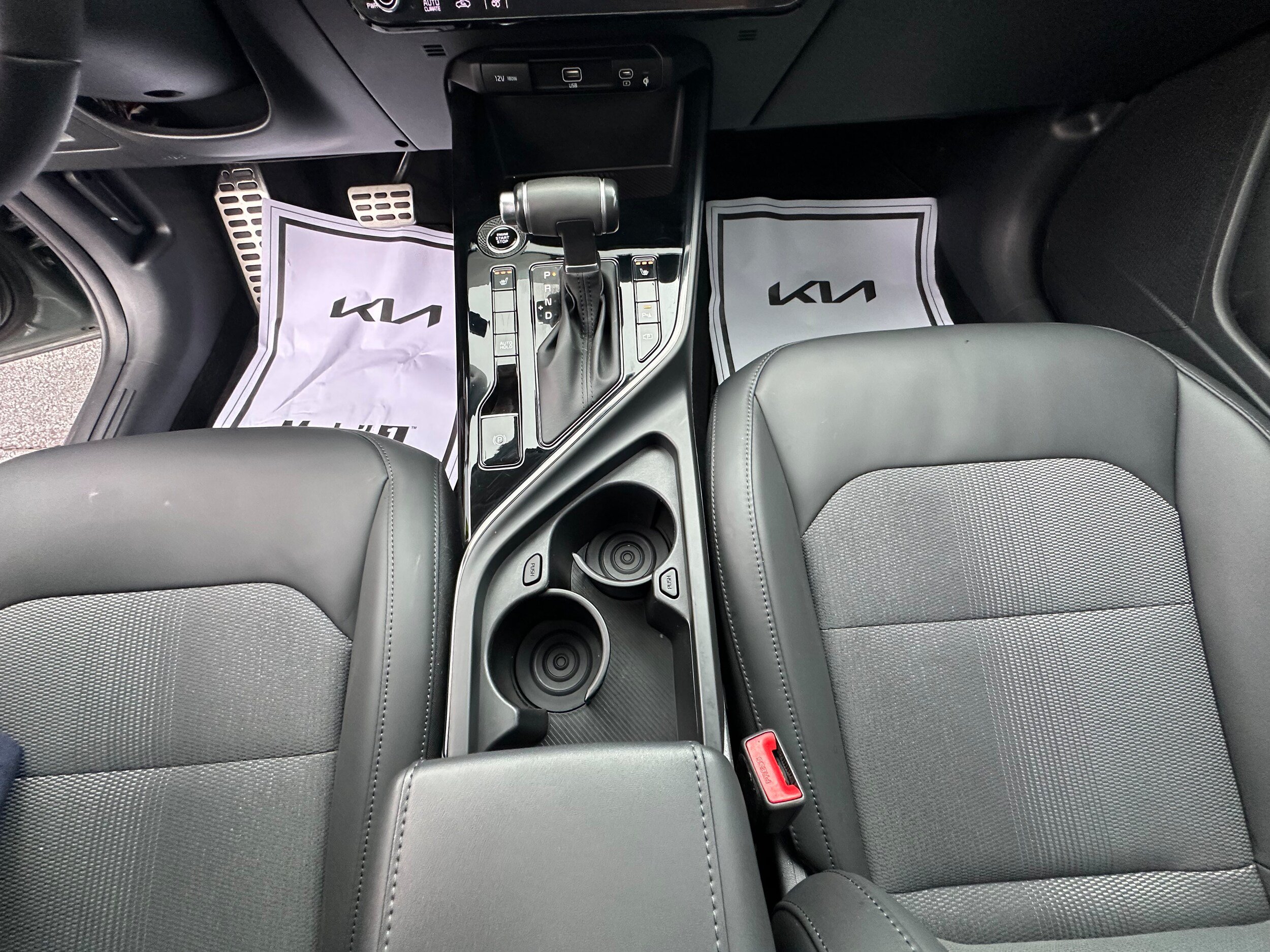 Used 2024 Kia Niro EX Touring FWD image 27