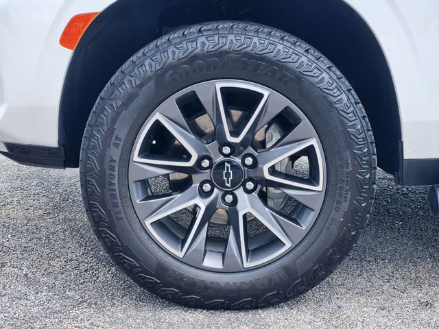 Used 2024 Chevrolet Suburban Z71 w/ Luxury Package image 10