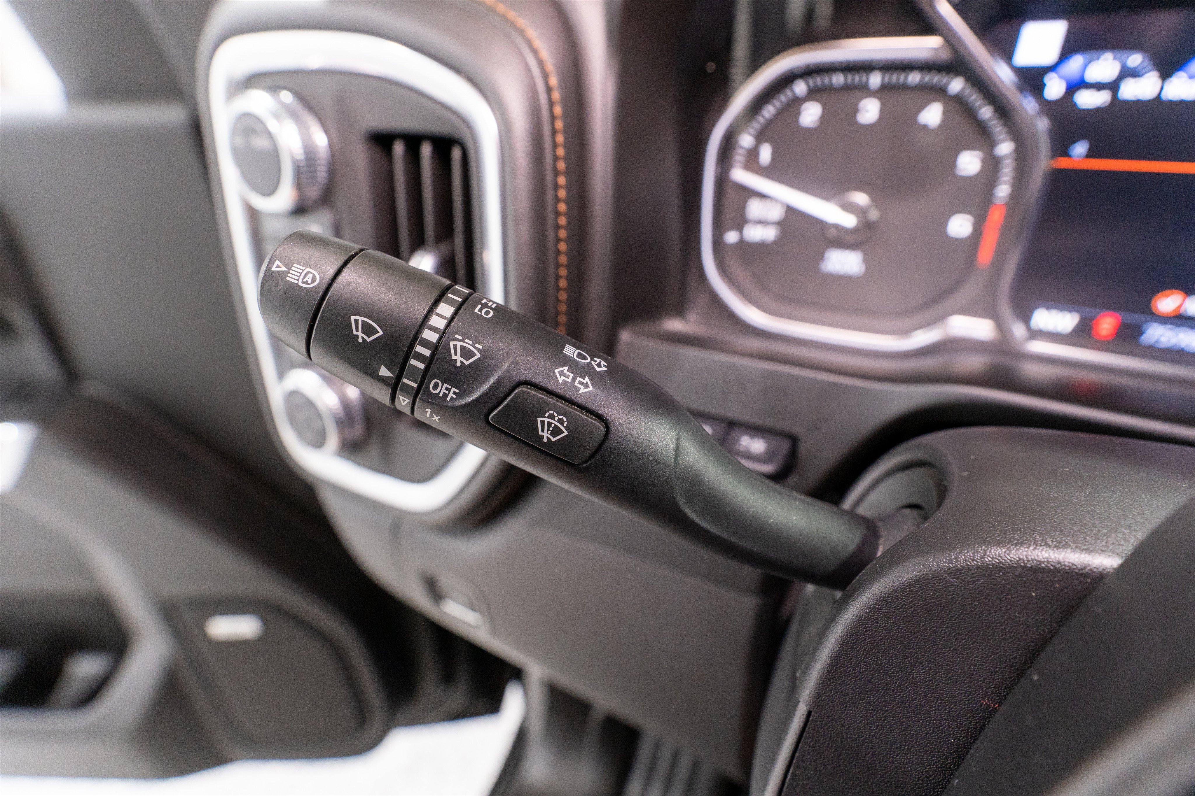 Used 2021 GMC Sierra 1500 AT4 w/ AT4 Value Package AWD/4WD image 33
