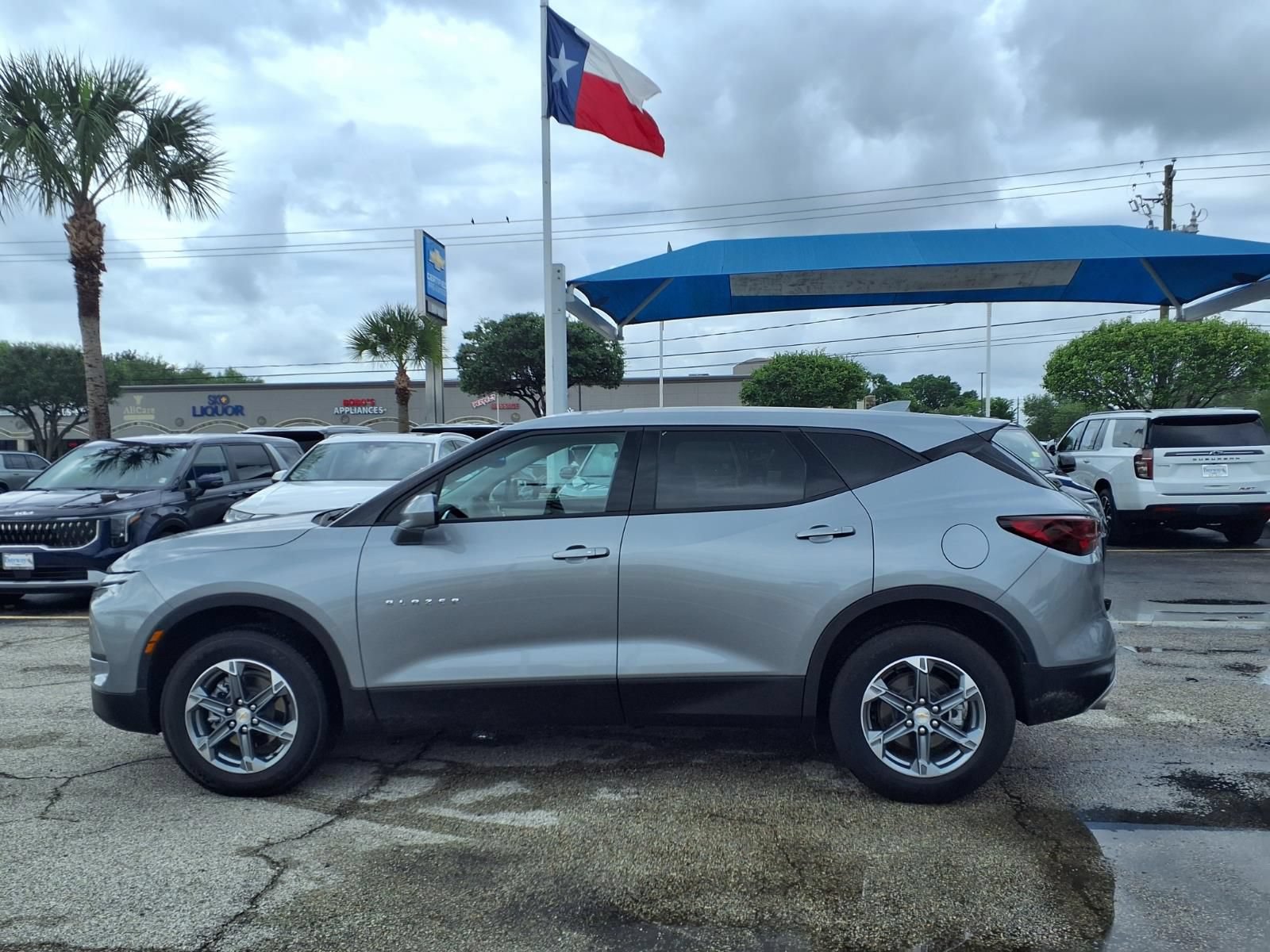 Used 2025 Chevrolet Blazer LT AWD/4WD image 24