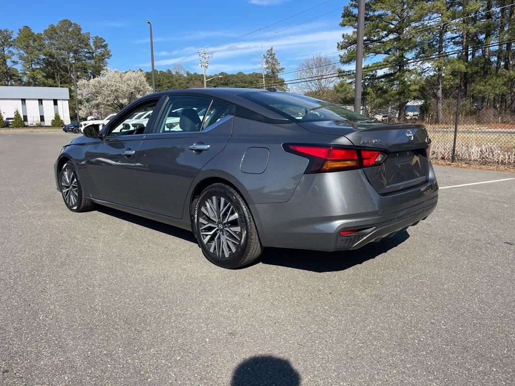 Used 2024 Nissan Altima 2.5 SV image 7