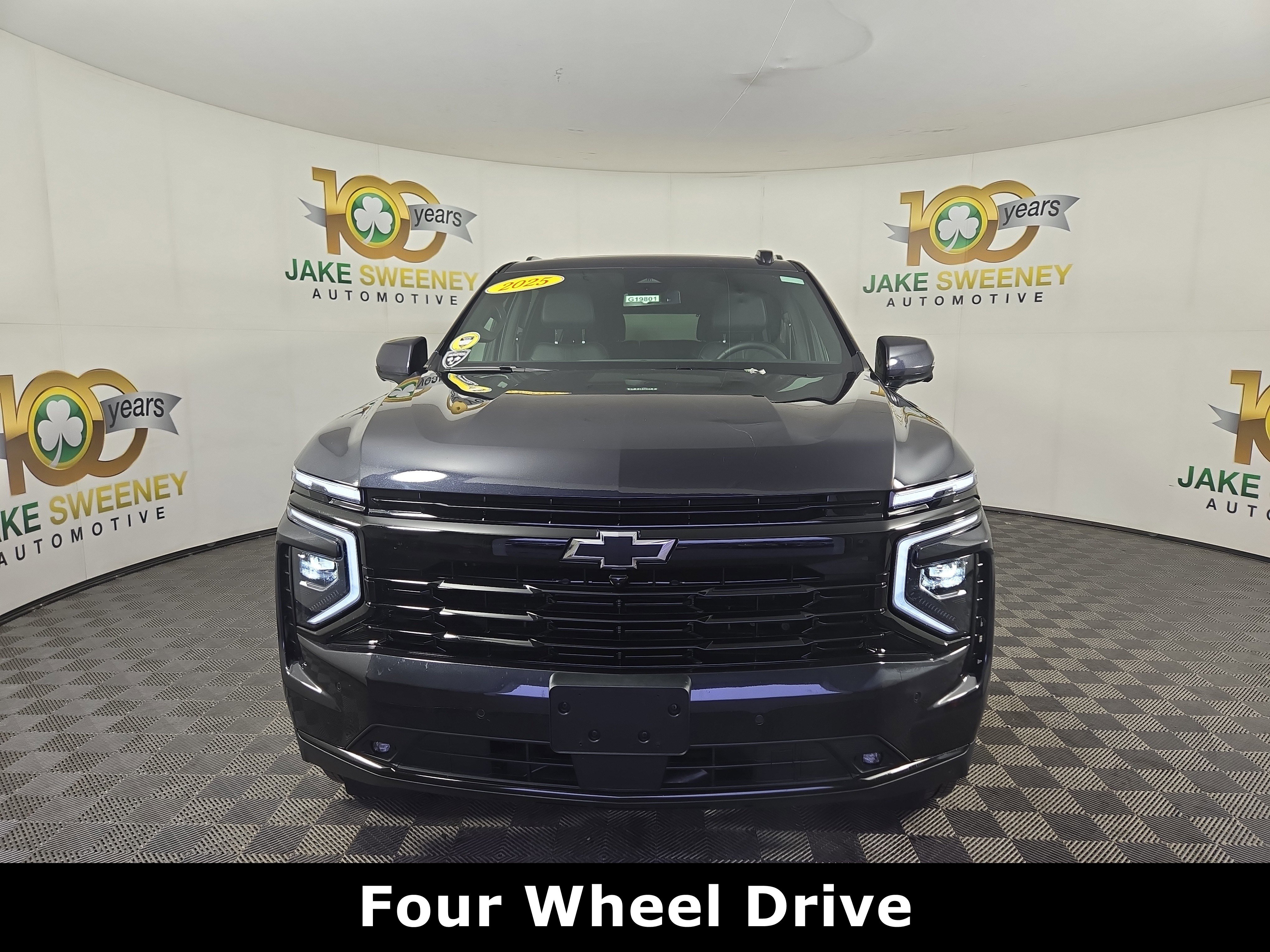 Certified 2025 Chevrolet Suburban RST w/ Comfort Package image 2