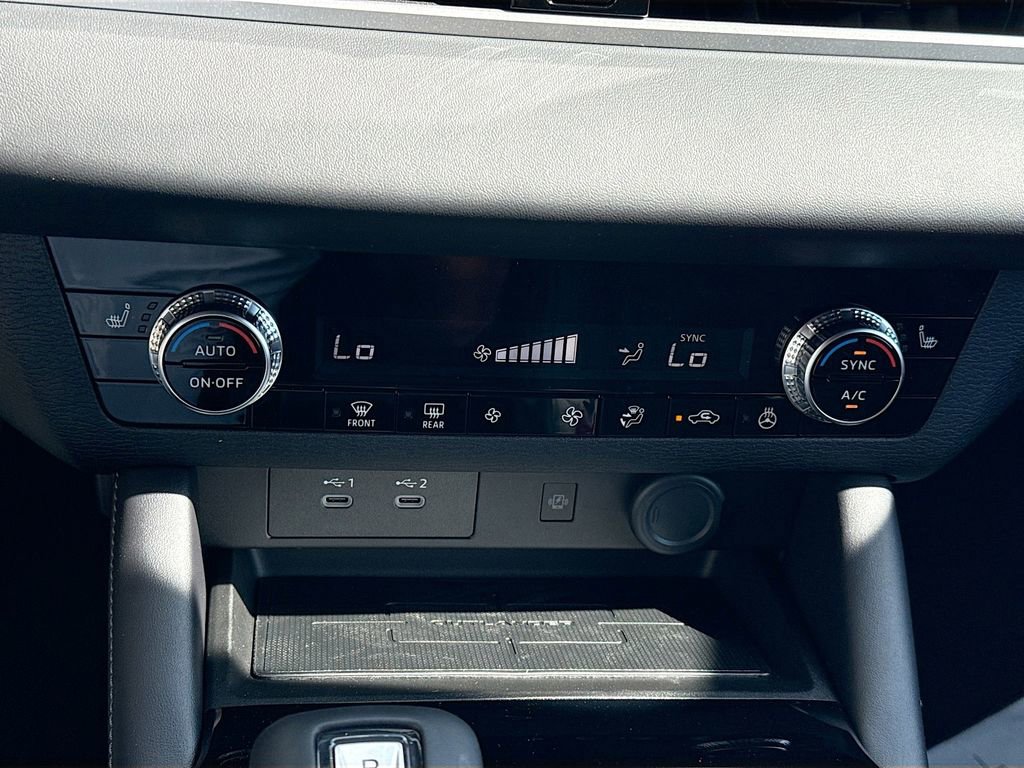 New 2026 Mitsubishi Outlander LE FWD image 14