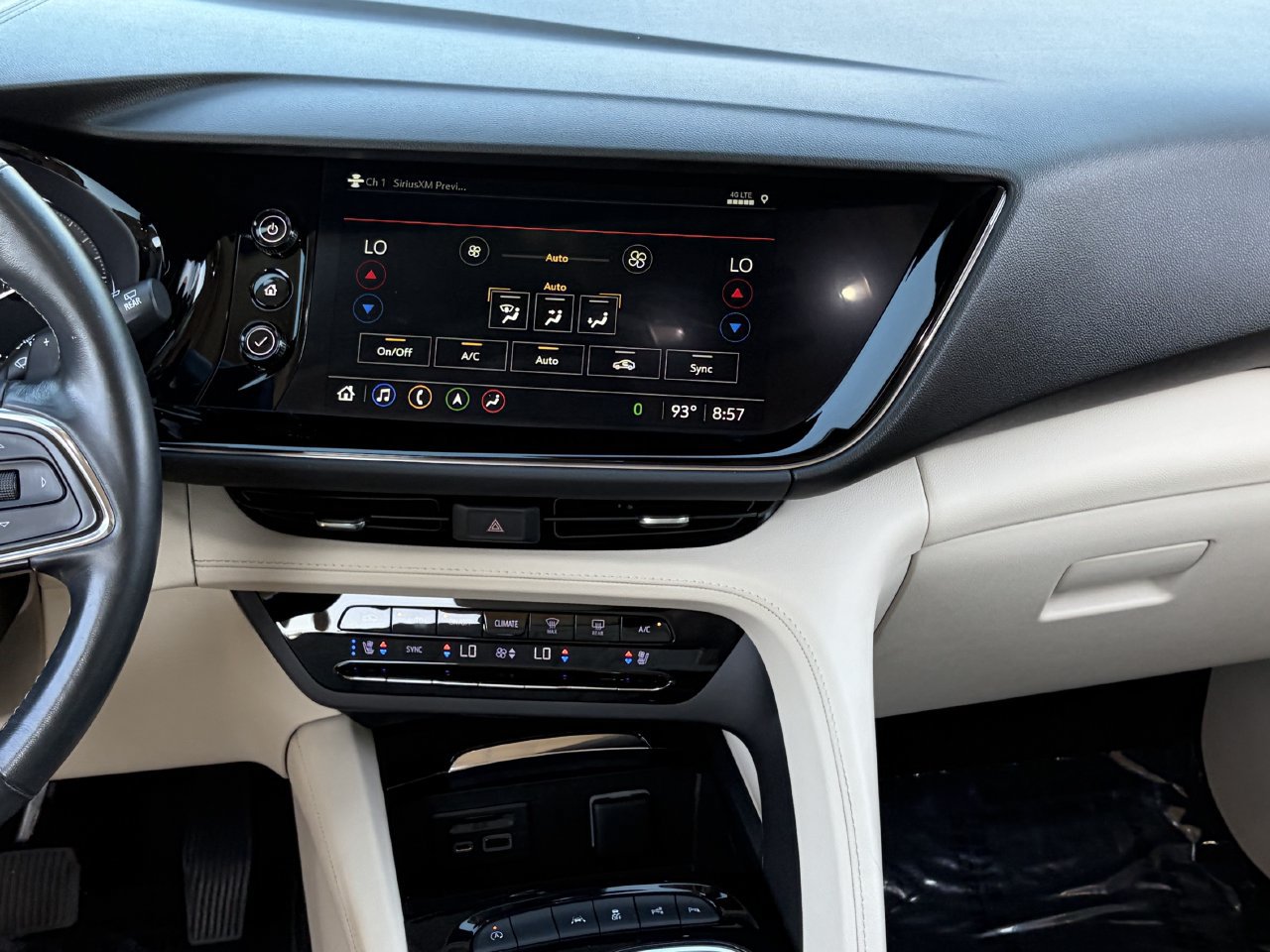 Used 2022 Buick Envision Avenir w/ Technology Package II FWD image 17