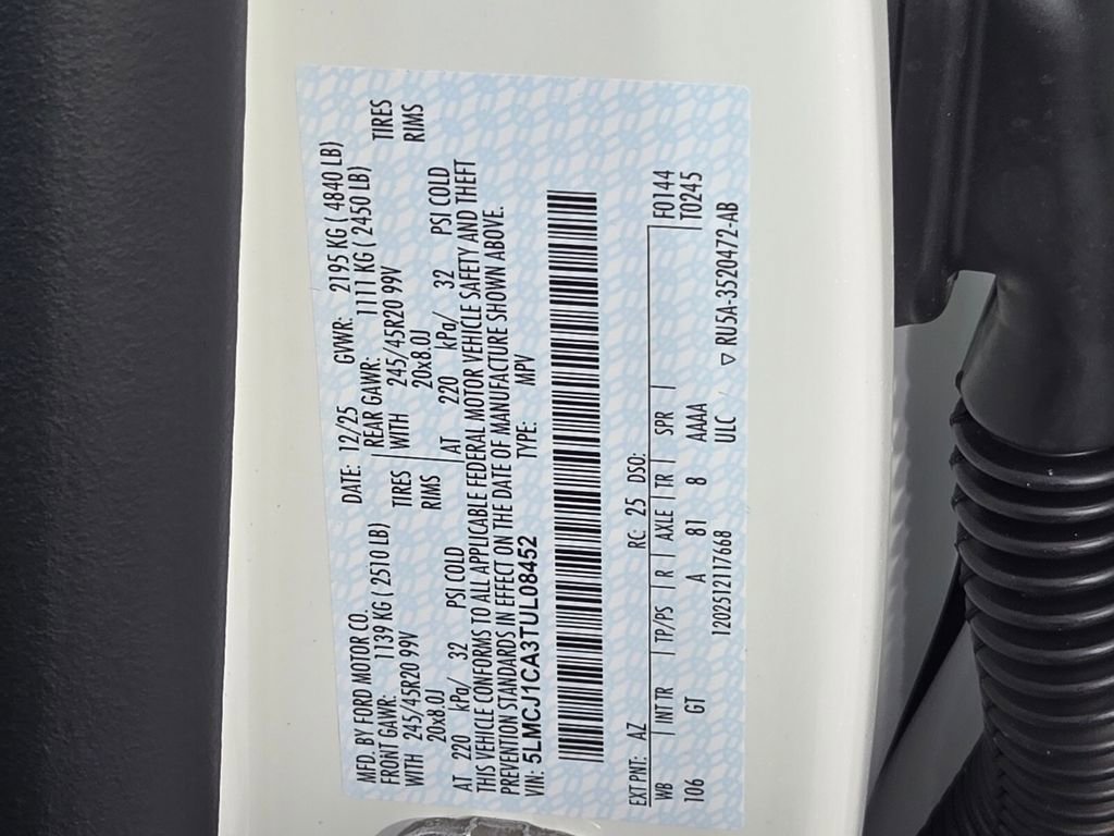 New 2026 Lincoln Corsair Premiere image 18