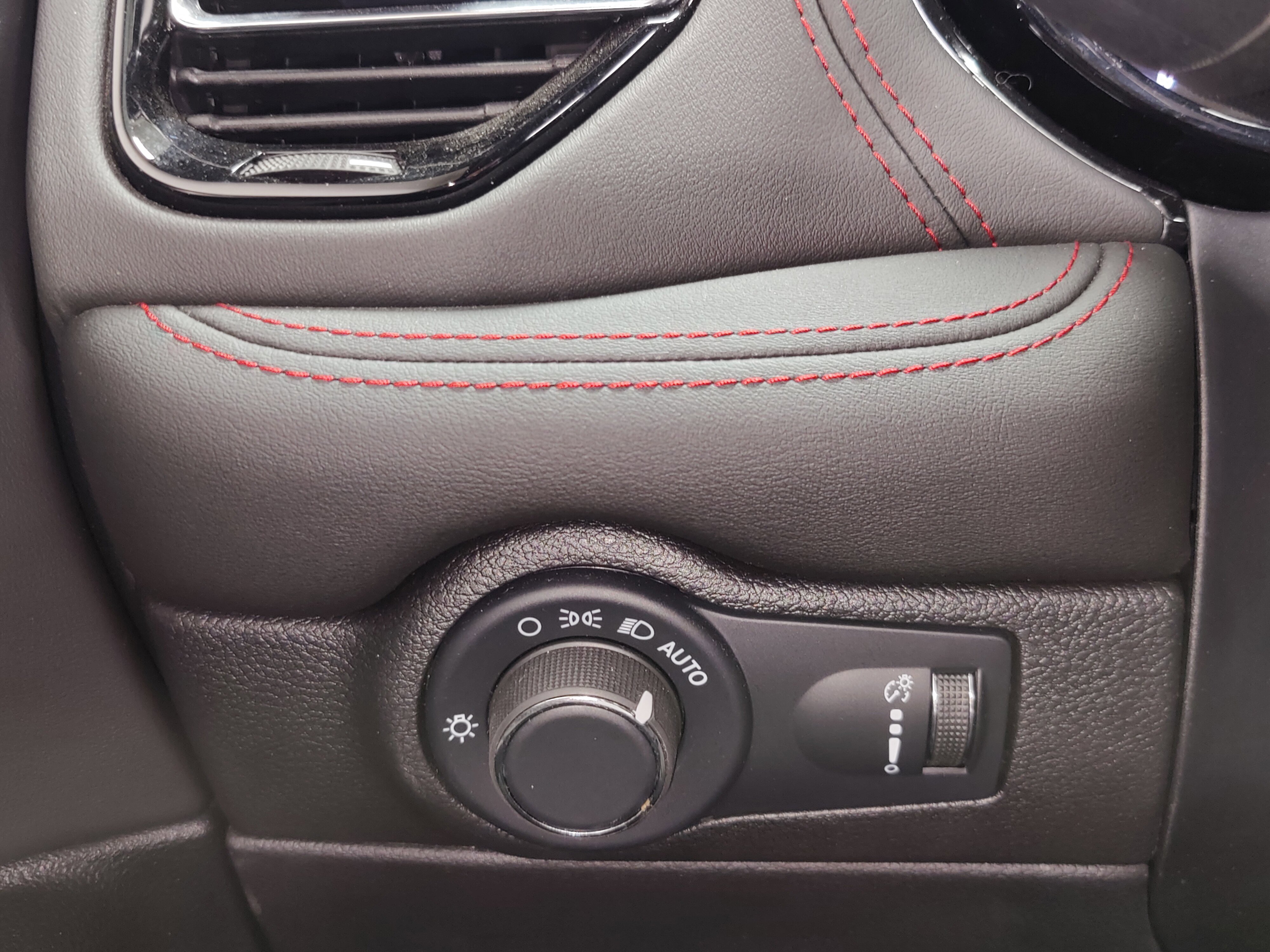 Used 2024 Dodge Durango Citadel image 37