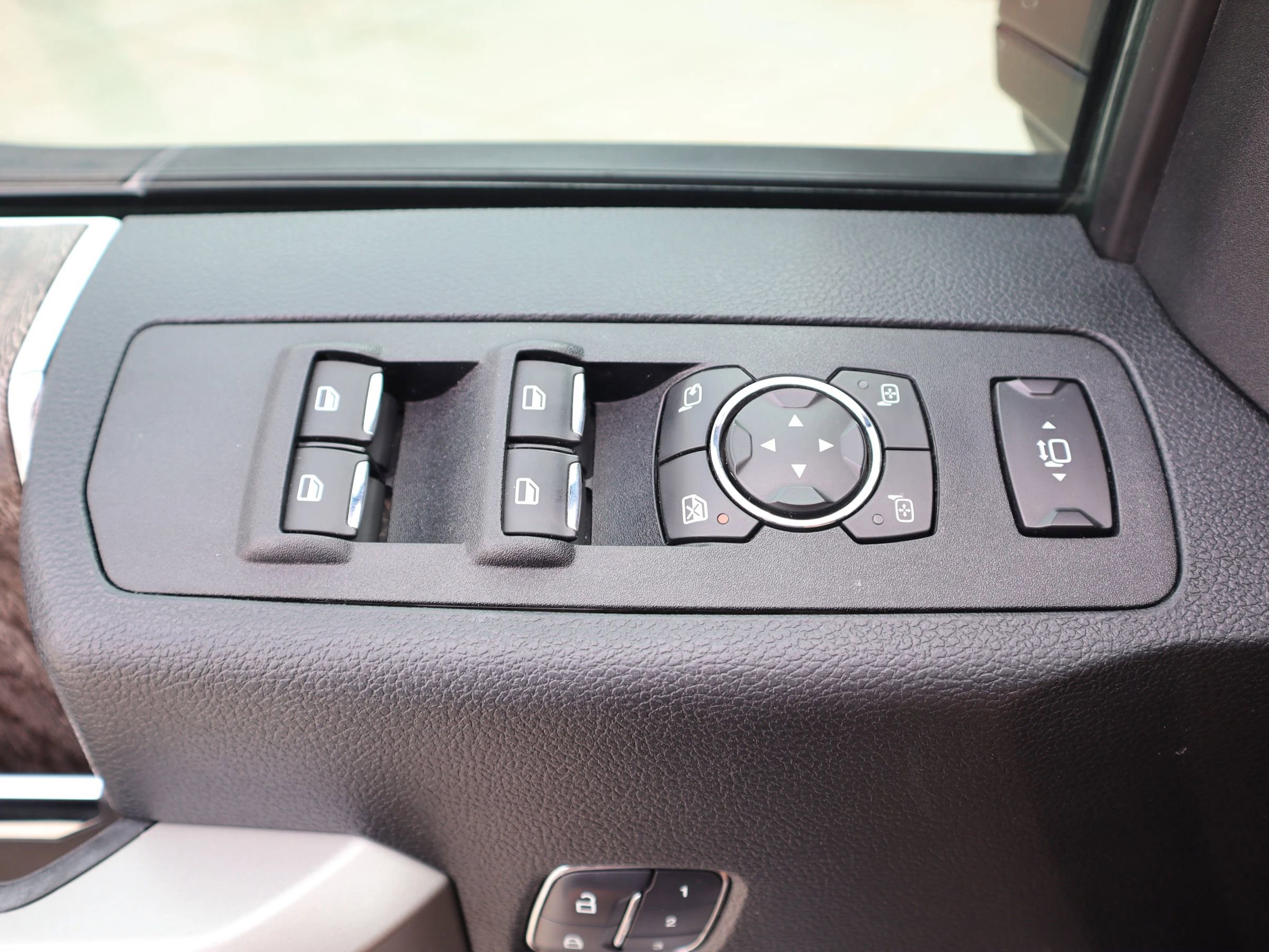 Used 2018 Ford F250 Lariat w/ Lariat Ultimate Package image 24