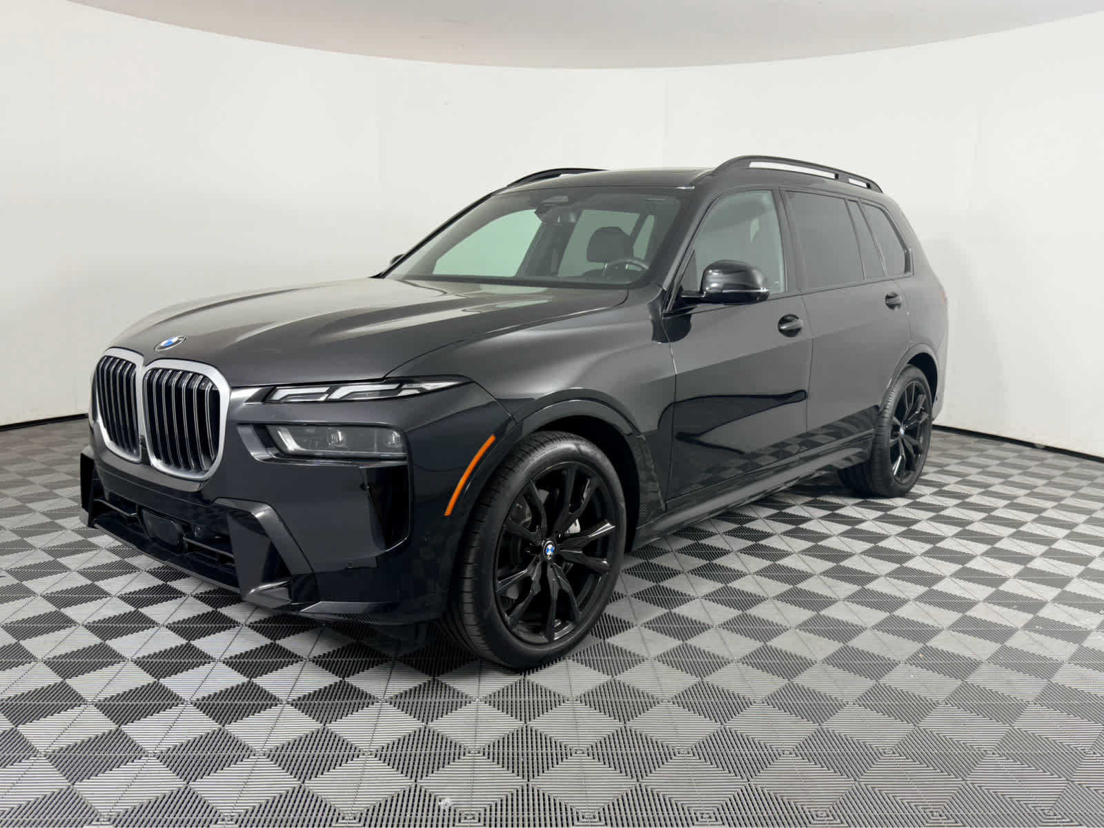 Used 2026 BMW X7 xDrive40i w/ M Sport Package AWD/4WD image 6