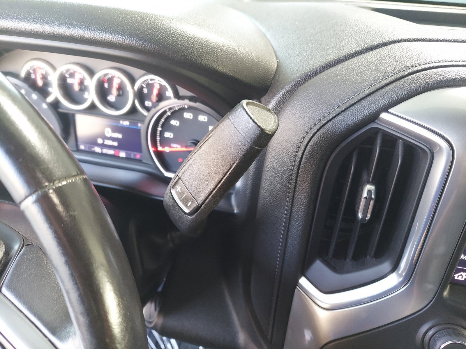 Used 2022 Chevrolet Silverado 2500 LT w/ Convenience Package AWD/4WD image 21