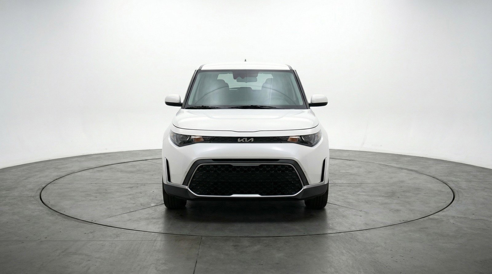 Used 2025 Kia Soul LX w/ LX Technology Package image 2