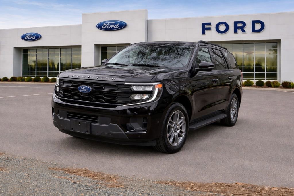 Used 2025 Ford Expedition Active image 1