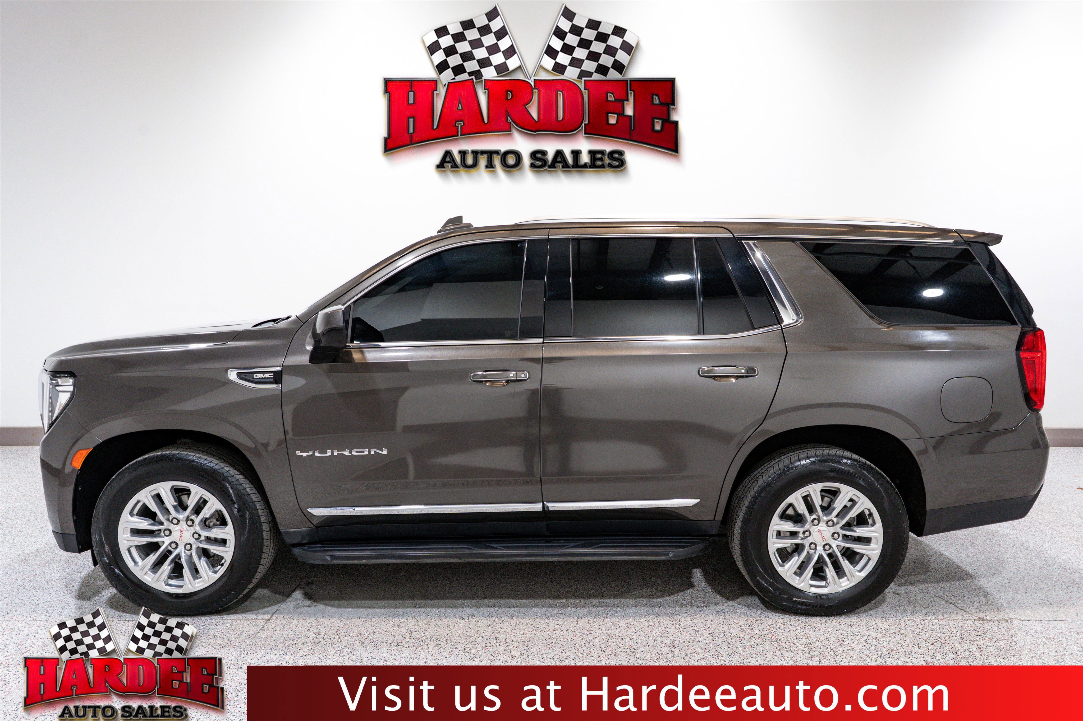 Used 2021 GMC Yukon SLT image 1