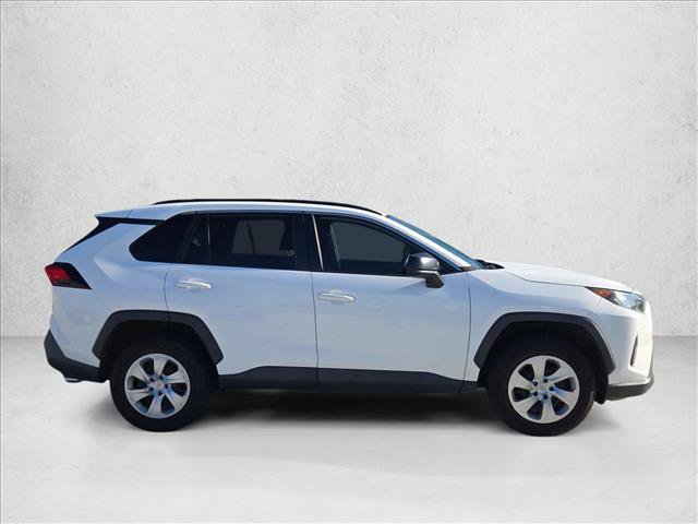 Used 2021 Toyota RAV4 LE FWD image 4
