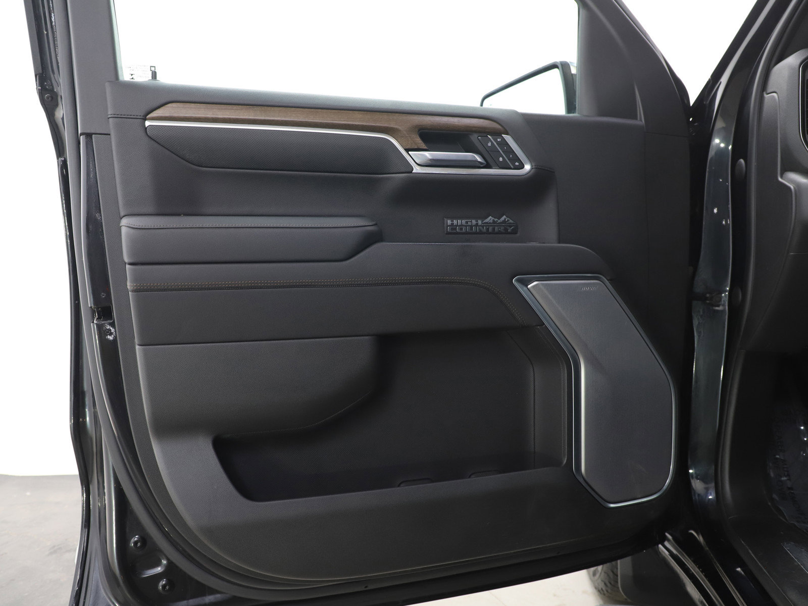 Used 2022 Chevrolet Silverado 1500 High Country w/ High Country Premium Package image 20