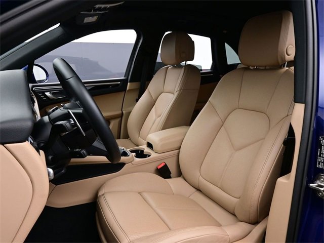 Used 2025 Porsche Macan image 5