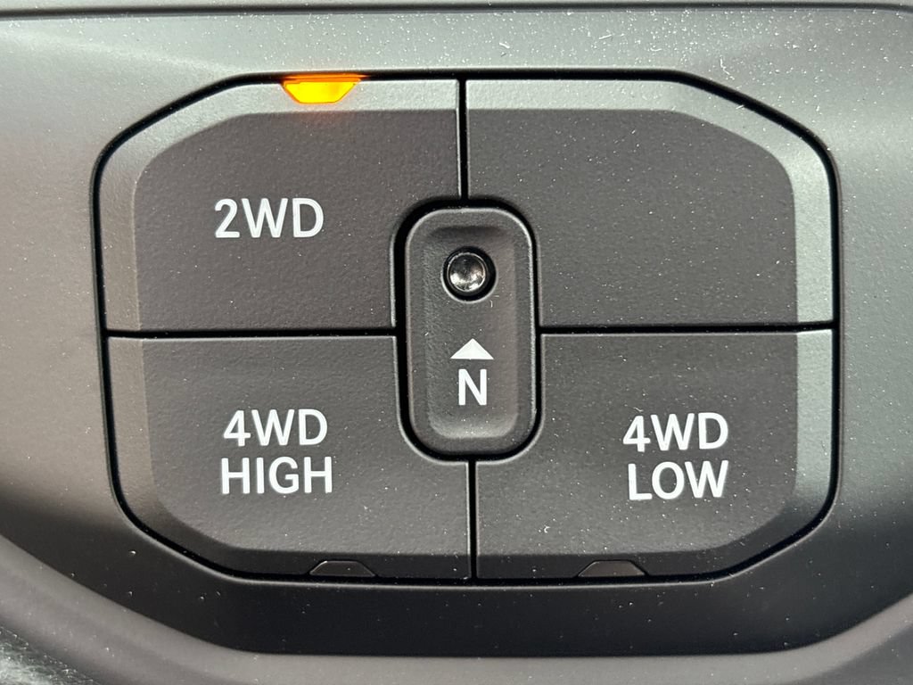 New 2026 RAM 2500 Laramie AWD/4WD image 18