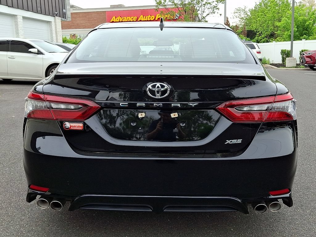 Certified 2022 Toyota Camry XSE FWD image 5