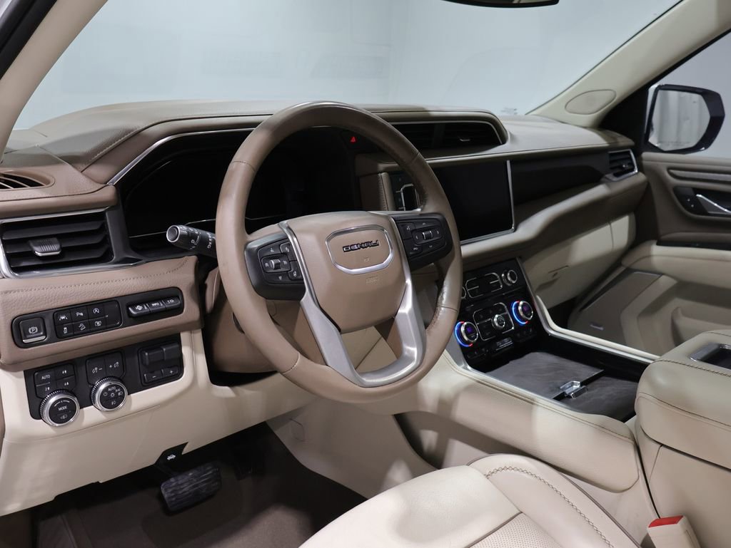 Used 2023 GMC Yukon Denali w/ Max Trailering Package image 3