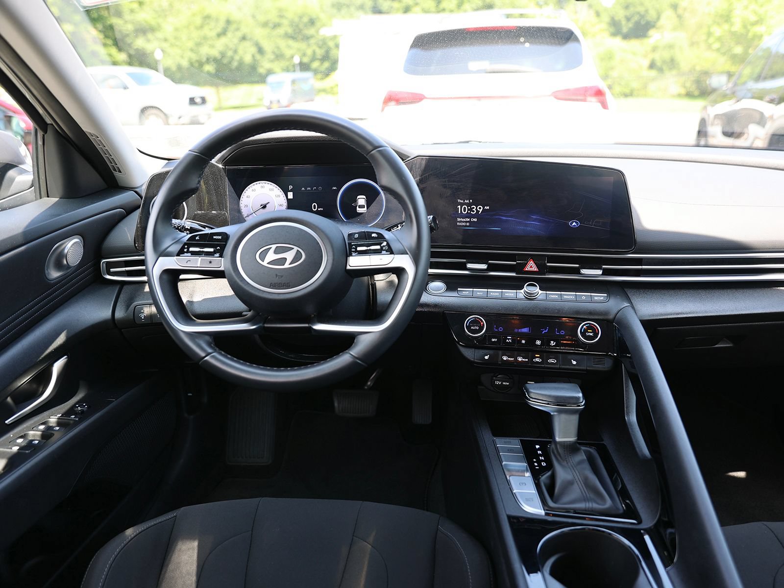 Certified 2025 Hyundai Elantra SEL FWD image 12